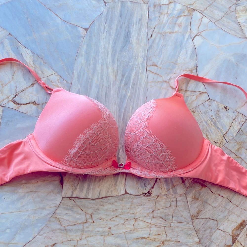 VS Very Sexy Bombshell Miraculous Bra 32A